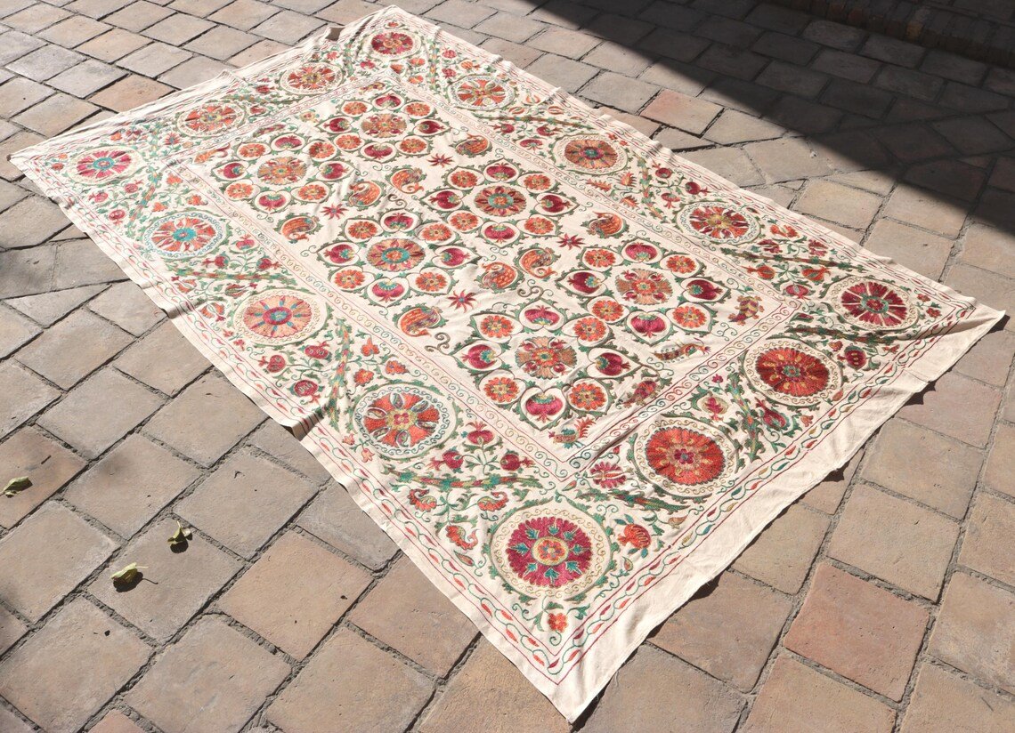 Uzbek Suzani Embroidery. Exquisite Handmade Suzani.