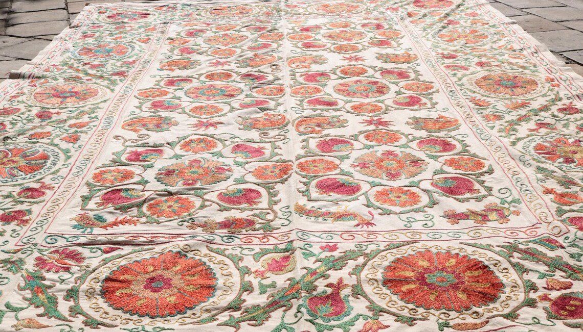 Uzbek Suzani Embroidery. Exquisite Handmade Suzani.
