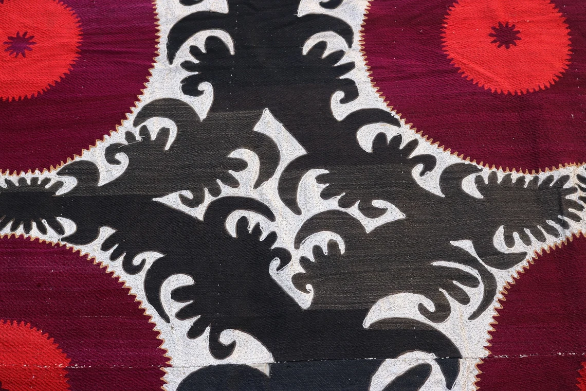Vintage Giant Uzbek, Samarkand (Urgut) handmade embroidery suzani. Bedspread, Bedcover, Wall hanging, tablecloth.