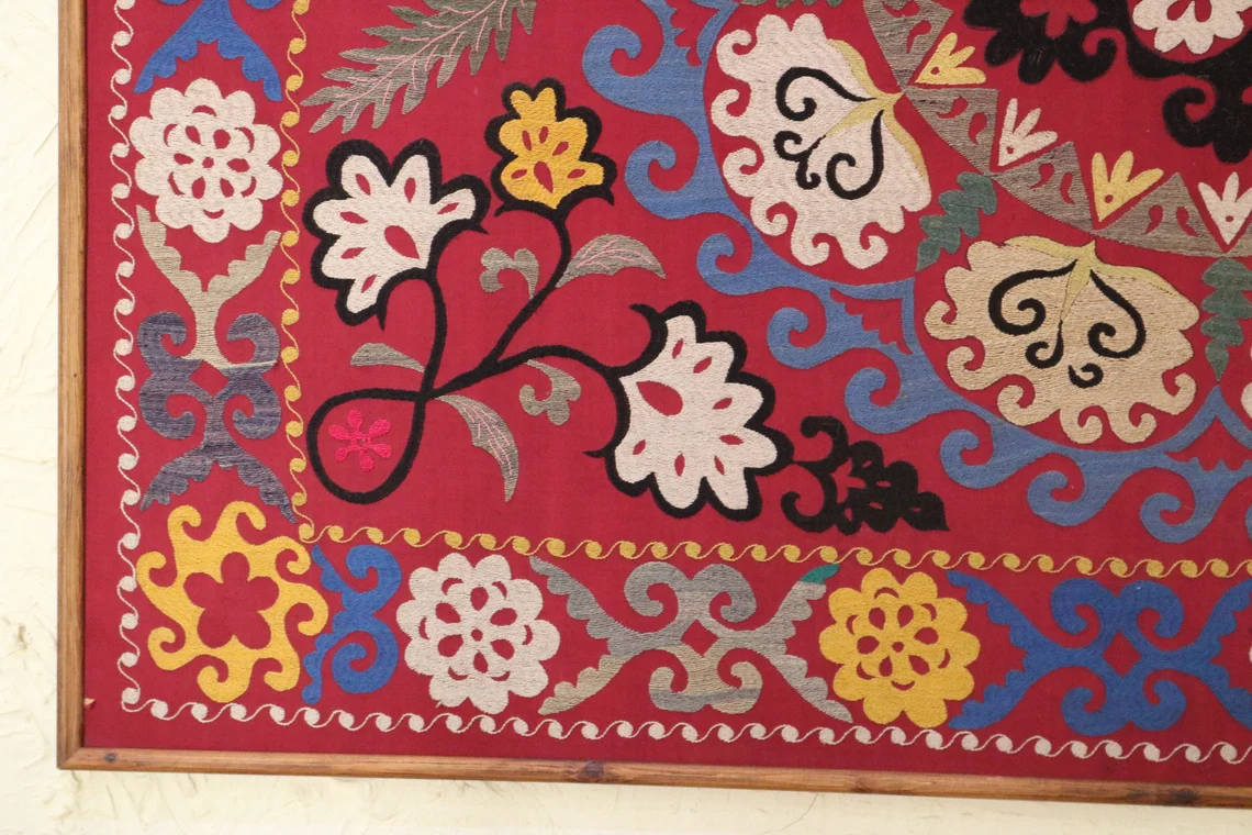 Suzani Vintage Boho Wall Decor, Uzbek Handmade Silk Embroidery, Suzani Fabric, Ethnic Wall hanging,Tapestry, Suzani Bedcover, Tablecloth