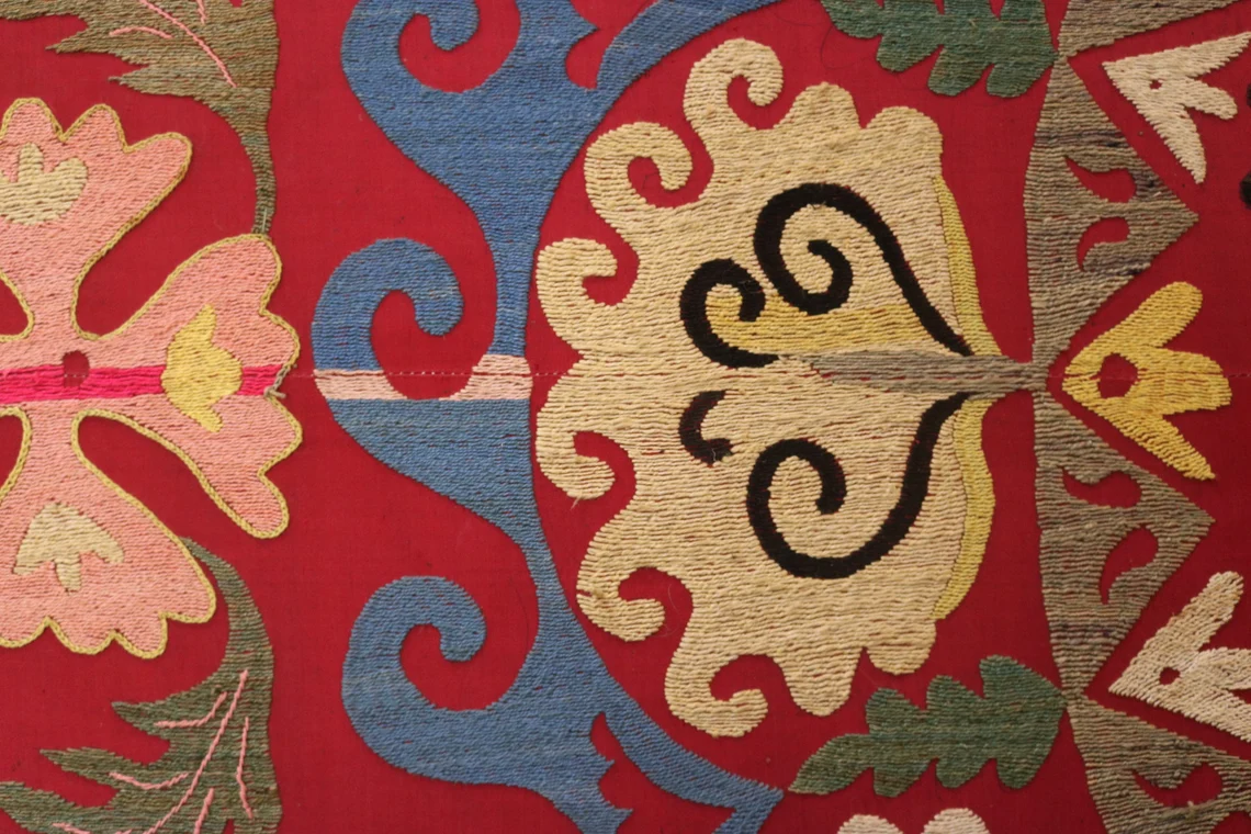 Suzani Vintage Boho Wall Decor, Uzbek Handmade Silk Embroidery, Suzani Fabric, Ethnic Wall hanging,Tapestry, Suzani Bedcover, Tablecloth