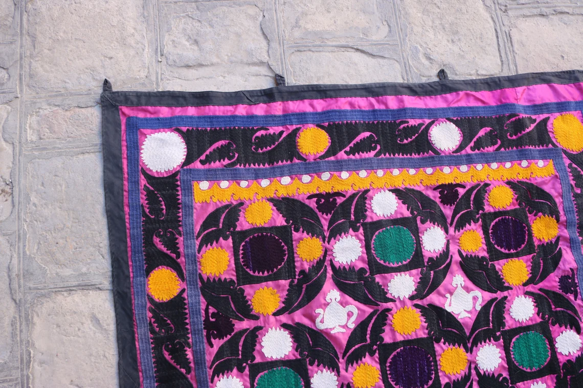 Suzani Vintage Boho Wall Decor, Uzbek Handmade Silk Embroidery, Suzani Fabric, Ethnic Wall hanging,Tapestry, Suzani Bedcover, Tablecloth