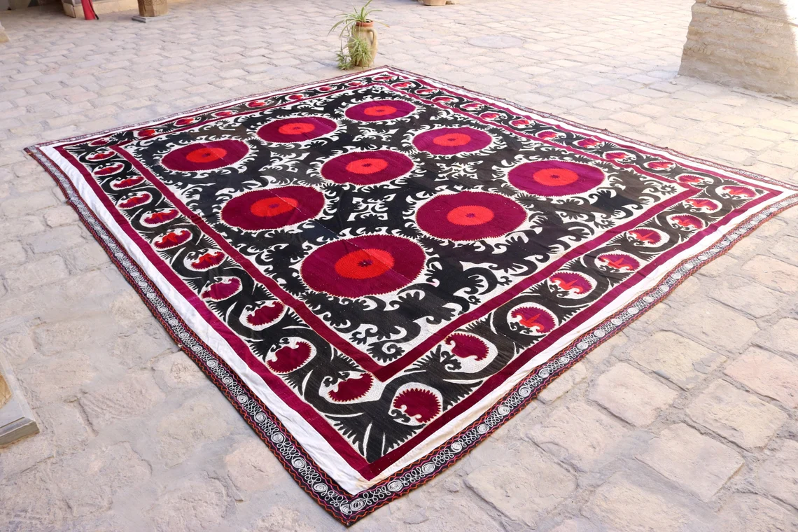 Vintage Giant Uzbek, Samarkand (Urgut) handmade embroidery suzani. Bedspread, Bedcover, Wall hanging, tablecloth.