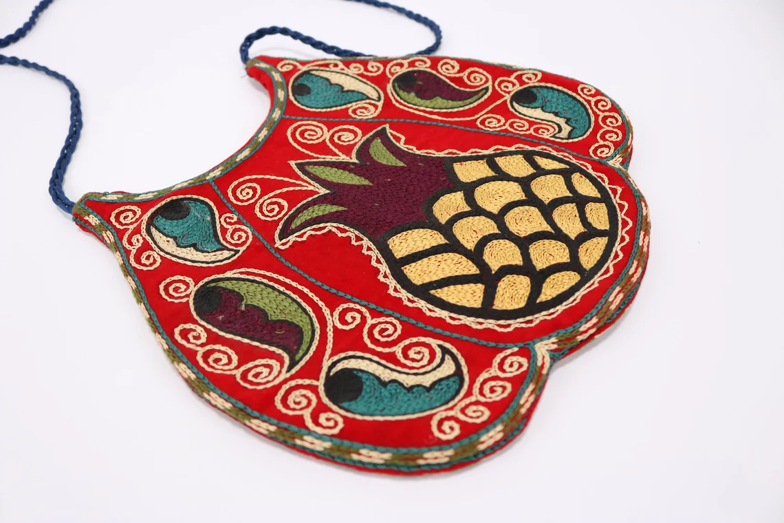 Suzani clutch, suzani purse, evening clutch. Shoulder Bag, Uzbek suzani clutch. Suzani motive hand clutch. Suzani totes. Decorative clutchs.