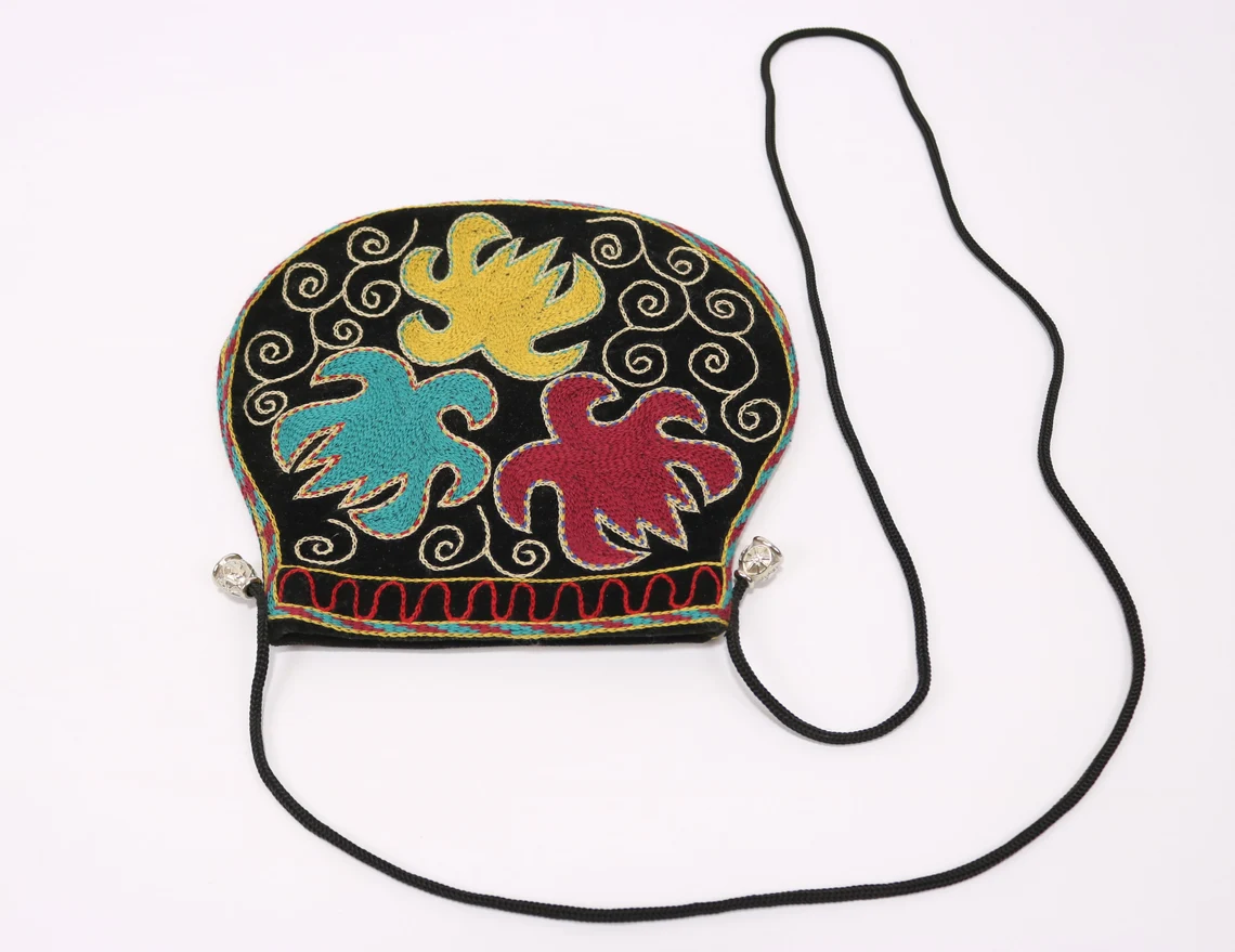 Suzani clutch, suzani purse, evening clutch. Shoulder Bag, Uzbek suzani clutch. Suzani motive hand clutch. Suzani totes. Decorative clutchs.