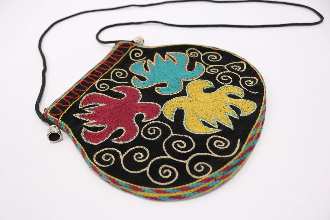 Suzani clutch, suzani purse, evening clutch. Shoulder Bag, Uzbek suzani clutch. Suzani motive hand clutch. Suzani totes. Decorative clutchs.
