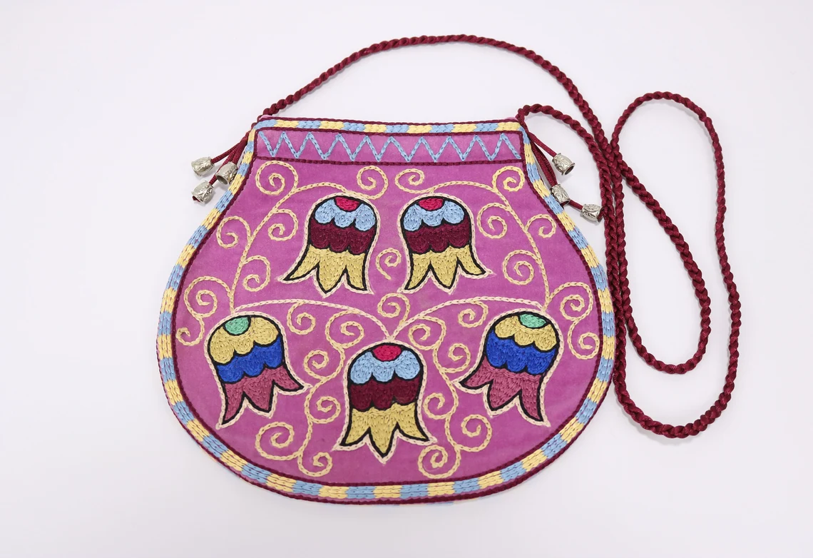 Suzani clutch, suzani purse, evening clutch. Shoulder Bag, Uzbek suzani clutch. Suzani motive hand clutch. Suzani totes. Decorative clutchs.