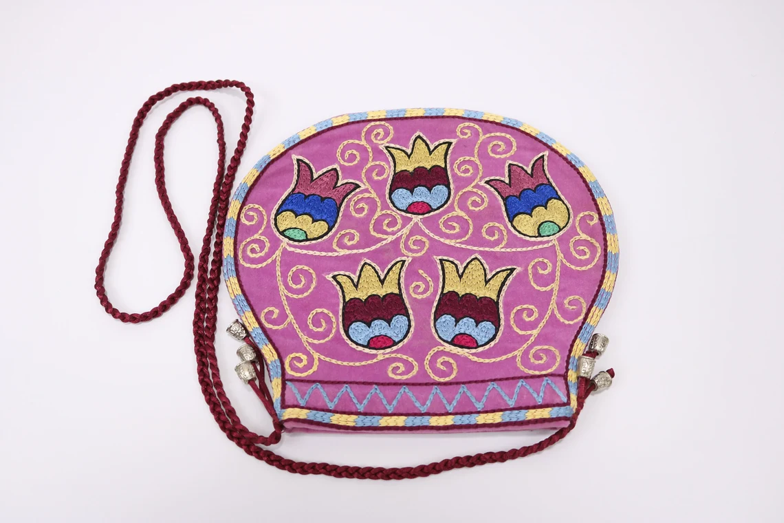 Suzani clutch, suzani purse, evening clutch. Shoulder Bag, Uzbek suzani clutch. Suzani motive hand clutch. Suzani totes. Decorative clutchs.