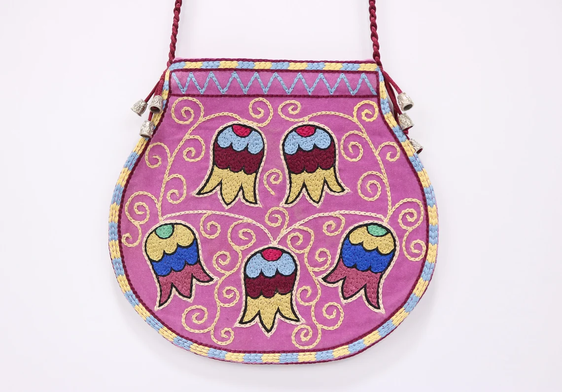 Suzani clutch, suzani purse, evening clutch. Shoulder Bag, Uzbek suzani clutch. Suzani motive hand clutch. Suzani totes. Decorative clutchs.