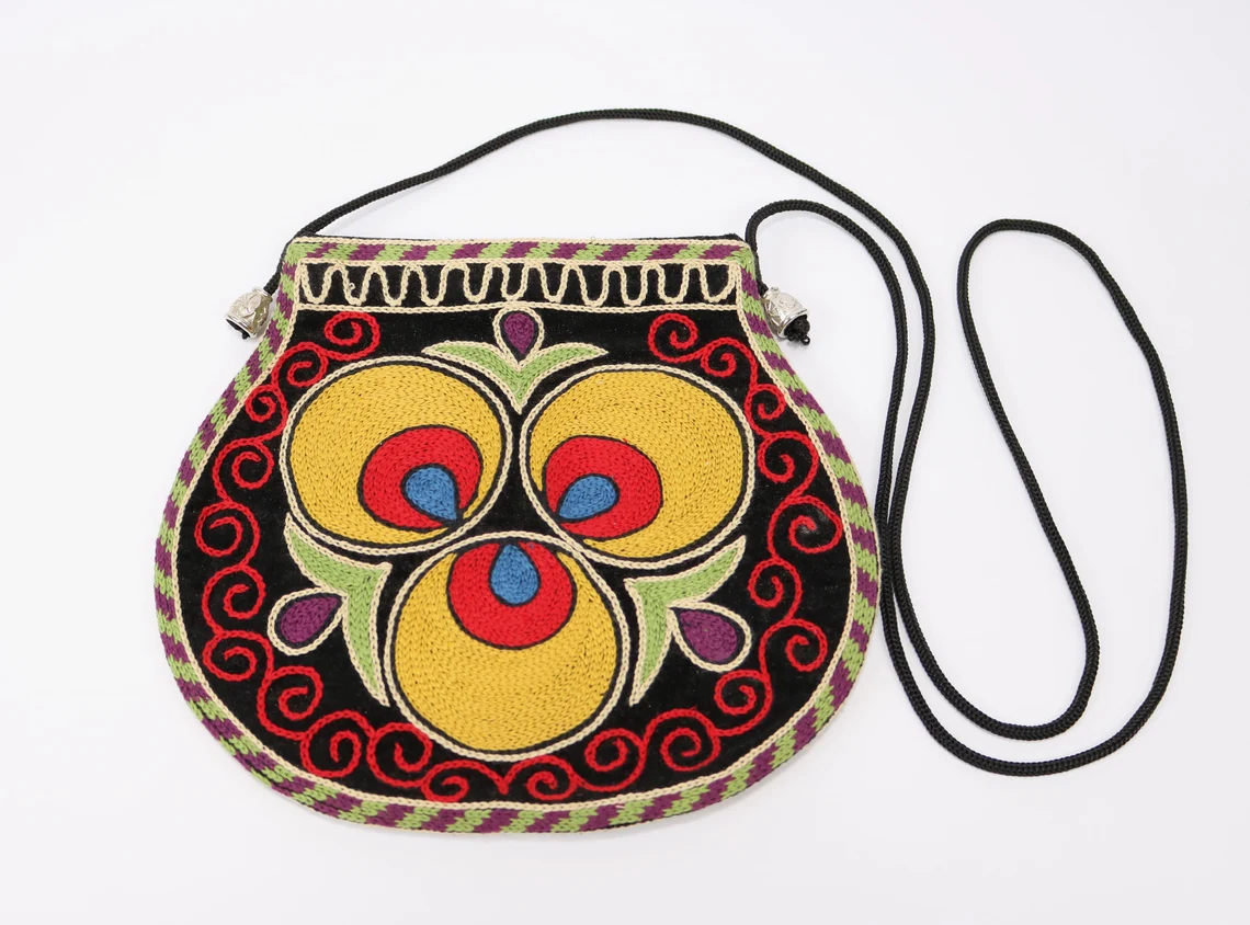 Suzani clutch, suzani purse, evening clutch. Shoulder Bag, Uzbek suzani clutch. Suzani motive hand clutch. Suzani totes. Decorative clutchs.