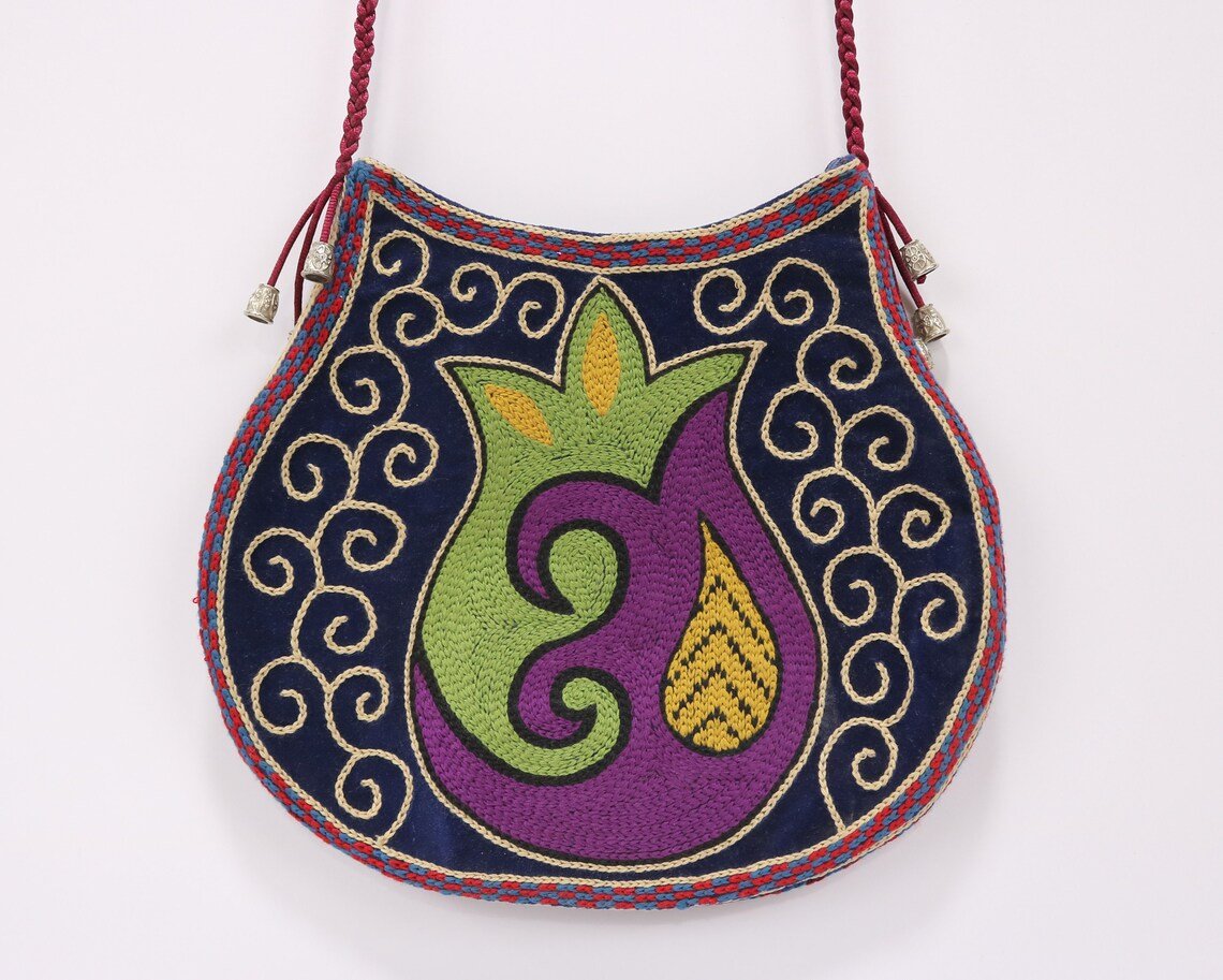 Suzani clutch, suzani purse, evening clutch. Shoulder Bag, Uzbek suzani clutch. Suzani motive hand clutch. Suzani totes. Decorative clutchs.
