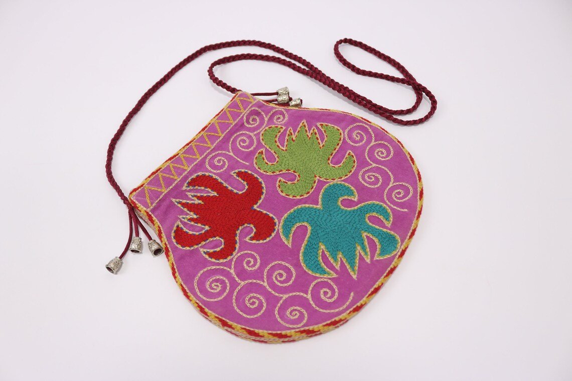 Suzani clutch, suzani purse, evening clutch. Shoulder Bag, Uzbek suzani clutch. Suzani motive hand clutch. Suzani totes. Decorative clutchs.