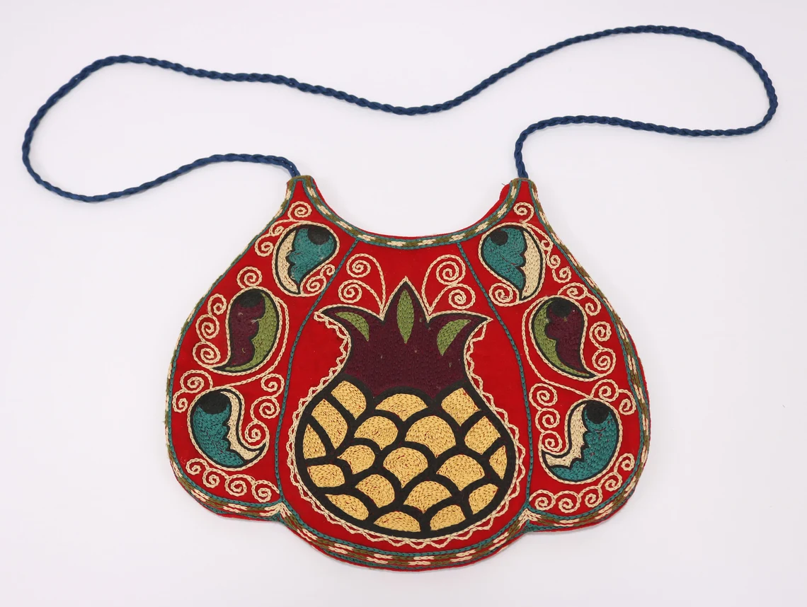 Suzani clutch, suzani purse, evening clutch. Shoulder Bag, Uzbek suzani clutch. Suzani motive hand clutch. Suzani totes. Decorative clutchs.