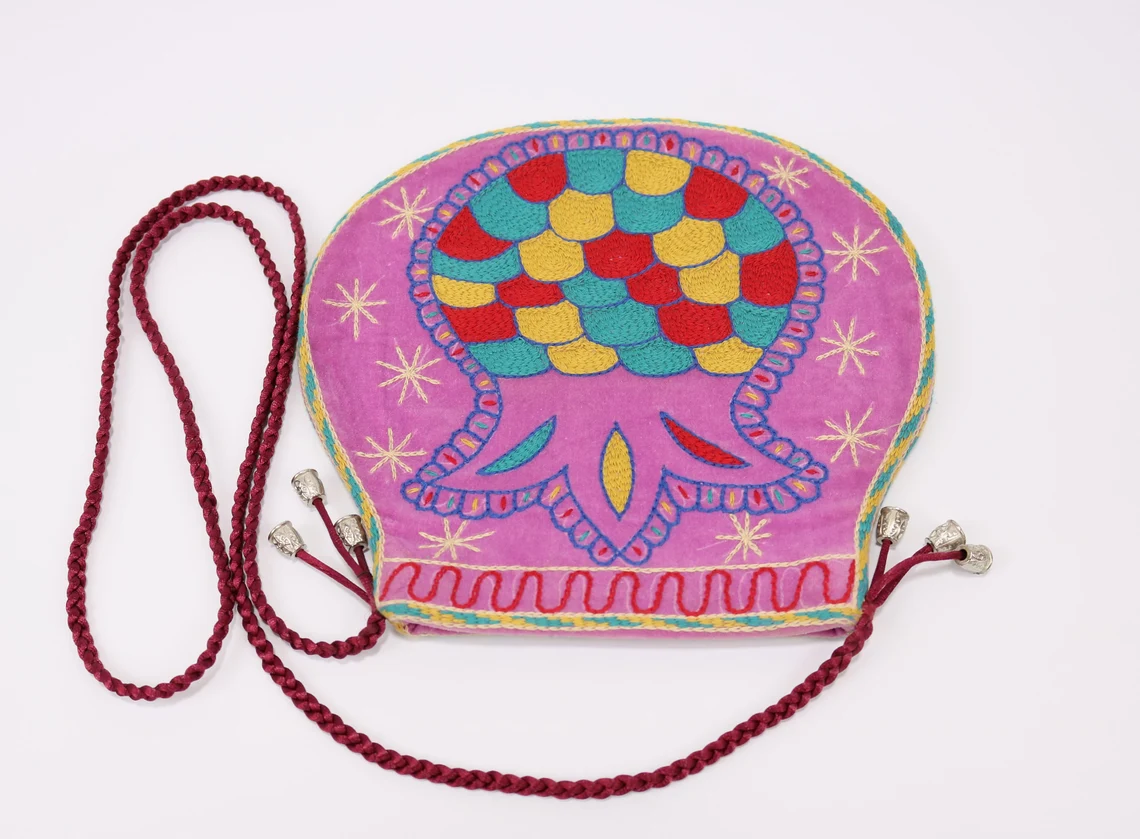 Suzani clutch, suzani purse, evening clutch. Shoulder Bag, Uzbek suzani clutch. Suzani motive hand clutch. Suzani totes. Decorative clutchs.