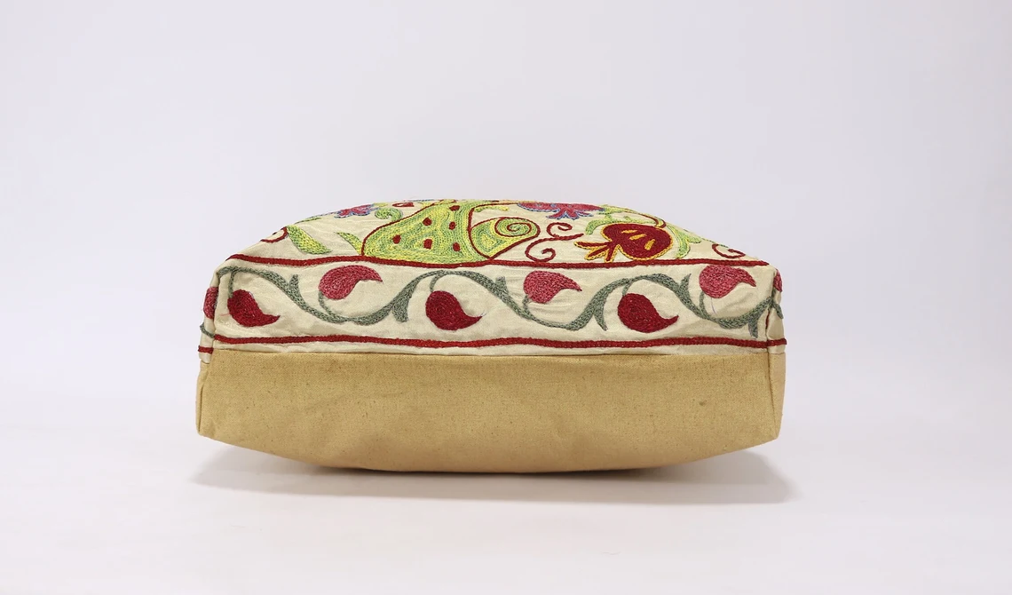 Shoulder Bag, Suzani clutch, suzani purse, evening clutch. Uzbek suzani clutch. Suzani motive hand clutch. Suzani totes. Decorative clutchs.