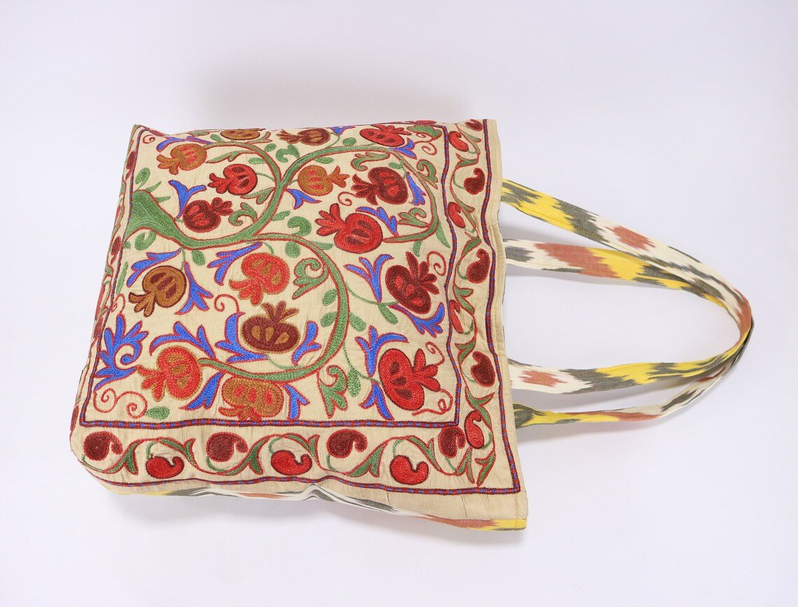 Shoulder Bag, Suzani clutch, suzani purse, evening clutch. Uzbek suzani clutch. Suzani motive hand clutch. Suzani totes. Decorative clutchs.