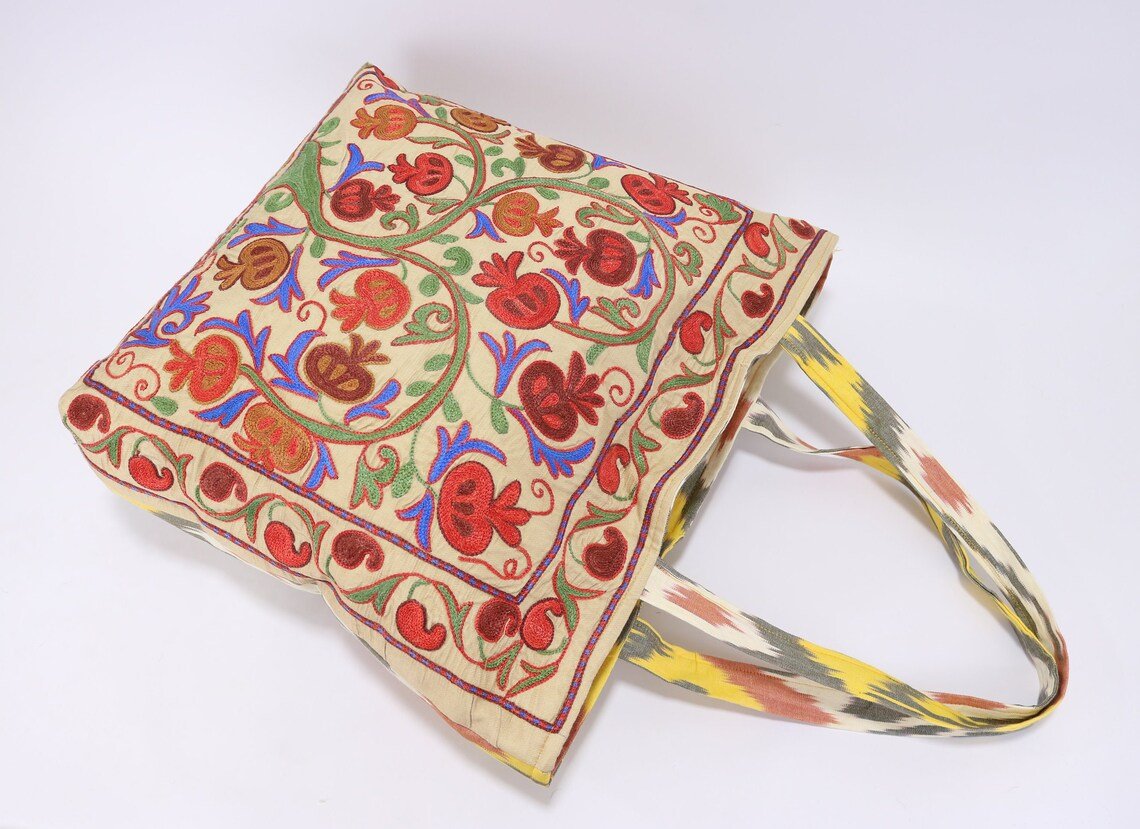 Shoulder Bag, Suzani clutch, suzani purse, evening clutch. Uzbek suzani clutch. Suzani motive hand clutch. Suzani totes. Decorative clutchs.