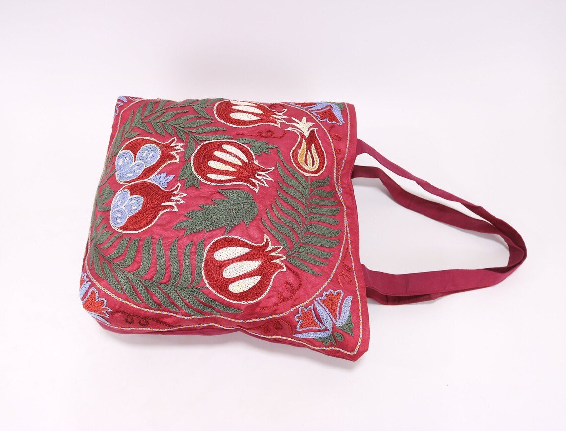 Shoulder Bag, Suzani clutch, suzani purse, evening clutch. Uzbek suzani clutch. Suzani motive hand clutch. Suzani totes. Decorative clutchs.