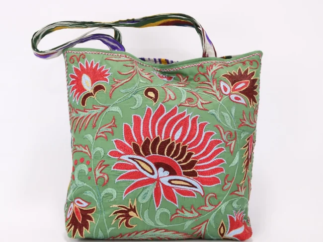 Shoulder Bag, Suzani clutch, suzani purse, evening clutch. Uzbek suzani clutch. Suzani motive hand clutch. Suzani totes. Decorative clutchs.
