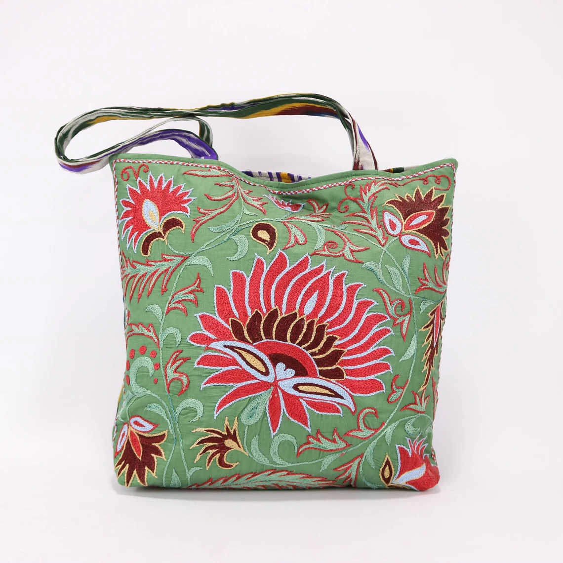 Shoulder Bag, Suzani clutch, suzani purse, evening clutch. Uzbek suzani clutch. Suzani motive hand clutch. Suzani totes. Decorative clutchs.