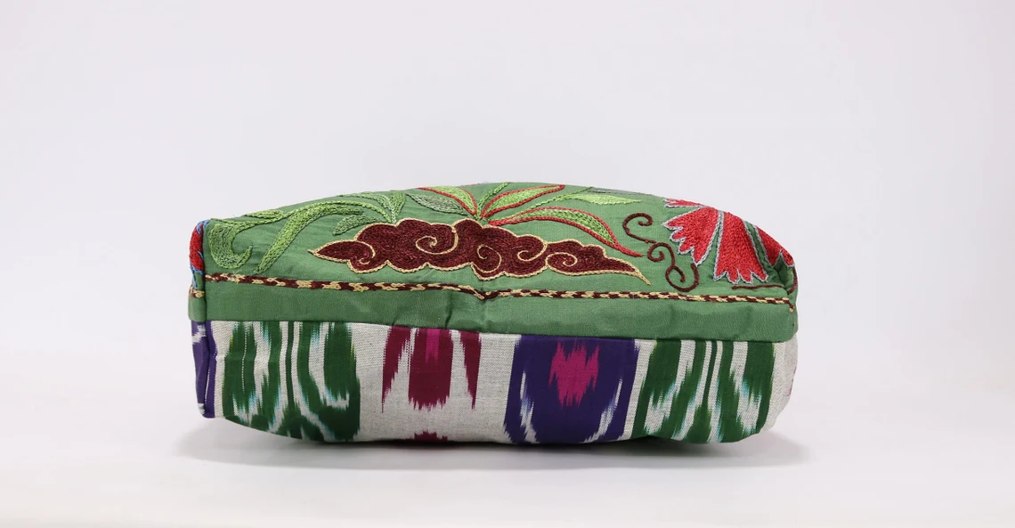Shoulder Bag, Suzani clutch, suzani purse, evening clutch. Uzbek suzani clutch. Suzani motive hand clutch. Suzani totes. Decorative clutchs.