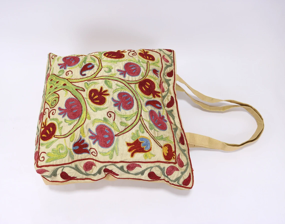 Shoulder Bag, Suzani clutch, suzani purse, evening clutch. Uzbek suzani clutch. Suzani motive hand clutch. Suzani totes. Decorative clutchs.