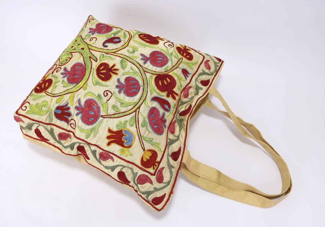 Shoulder Bag, Suzani clutch, suzani purse, evening clutch. Uzbek suzani clutch. Suzani motive hand clutch. Suzani totes. Decorative clutchs.