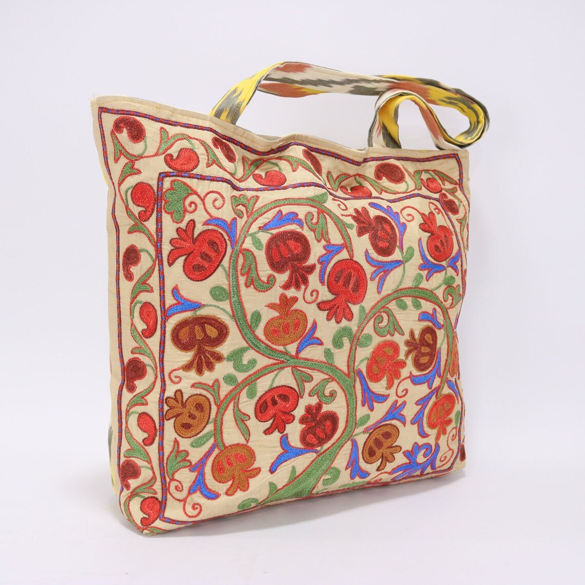 Shoulder Bag, Suzani clutch, suzani purse, evening clutch. Uzbek suzani clutch. Suzani motive hand clutch. Suzani totes. Decorative clutchs.