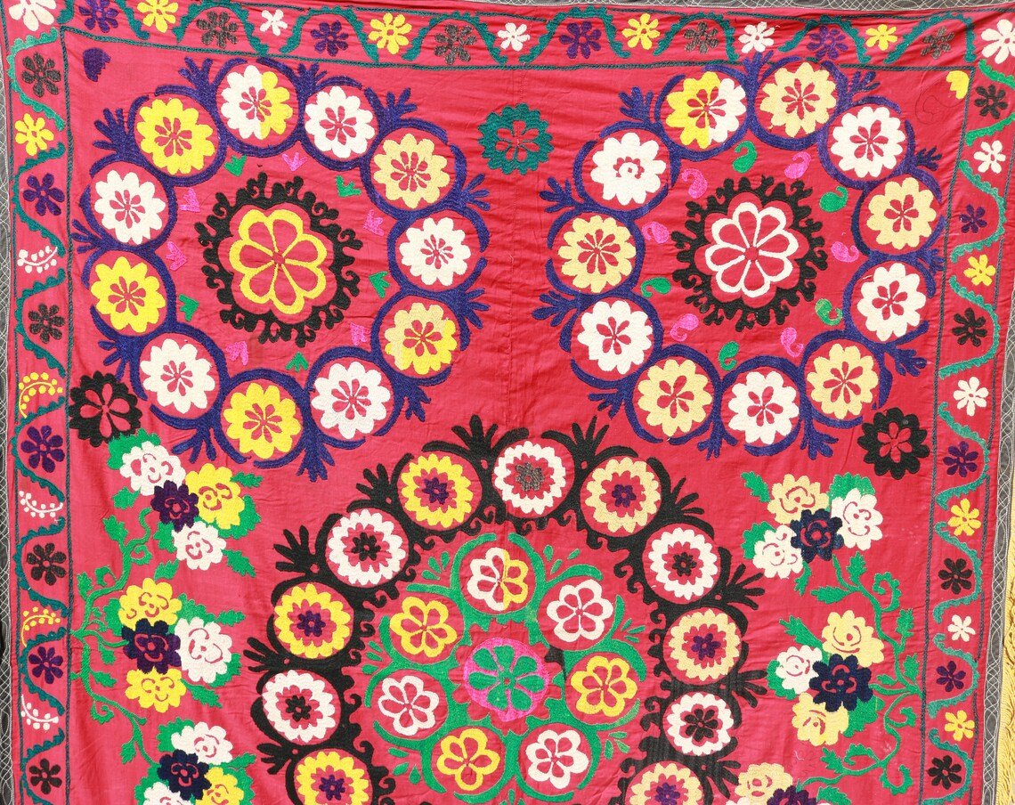 Suzani Vintage Boho Wall Decor, Uzbek Handmade Silk Embroidery, Suzani Fabric, Ethnic Wall hanging,Tapestry, Suzani Bedcover, Tablecloth