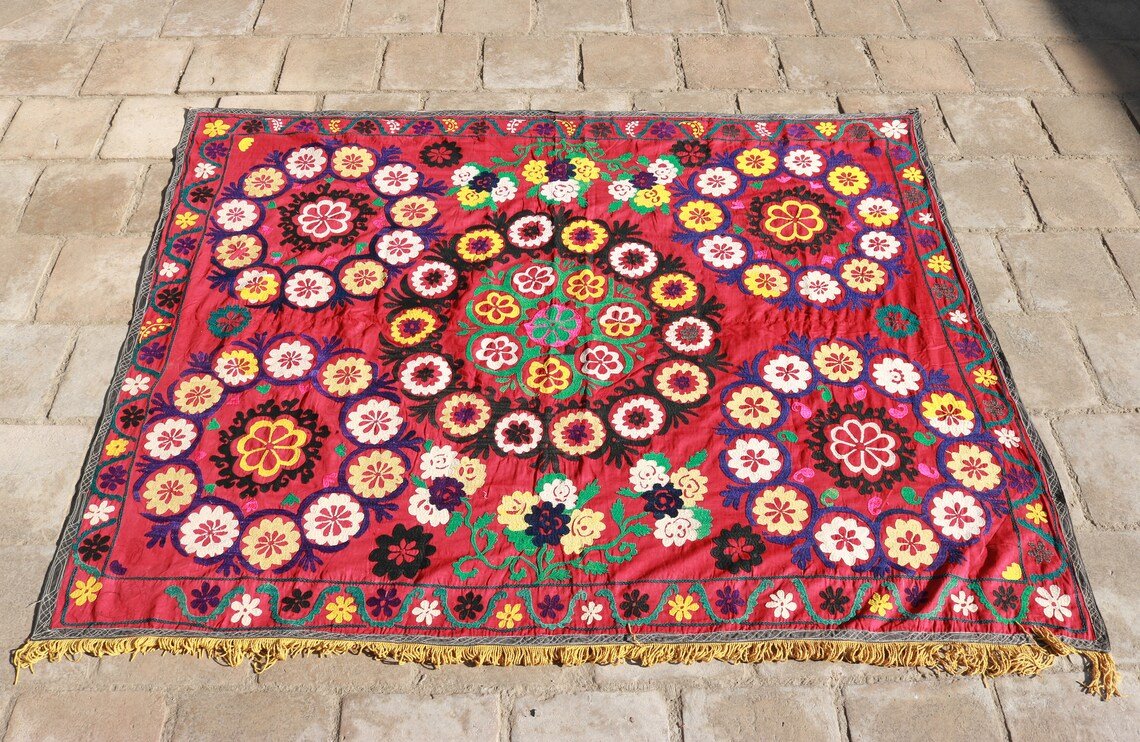Suzani Vintage Boho Wall Decor, Uzbek Handmade Silk Embroidery, Suzani Fabric, Ethnic Wall hanging,Tapestry, Suzani Bedcover, Tablecloth