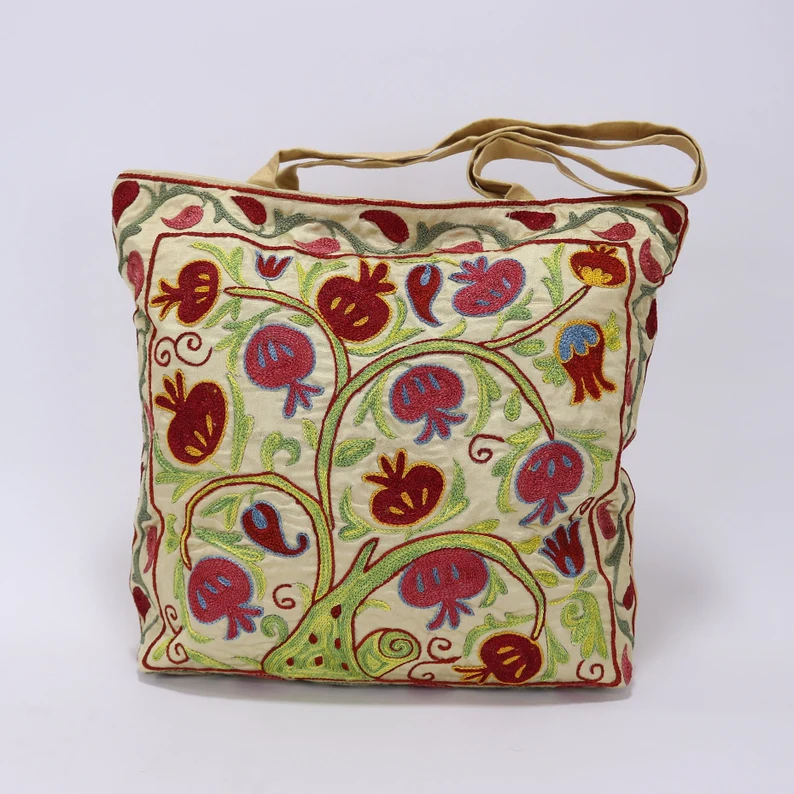 Shoulder Bag, Suzani clutch, suzani purse, evening clutch. Uzbek suzani clutch. Suzani motive hand clutch. Suzani totes. Decorative clutchs.