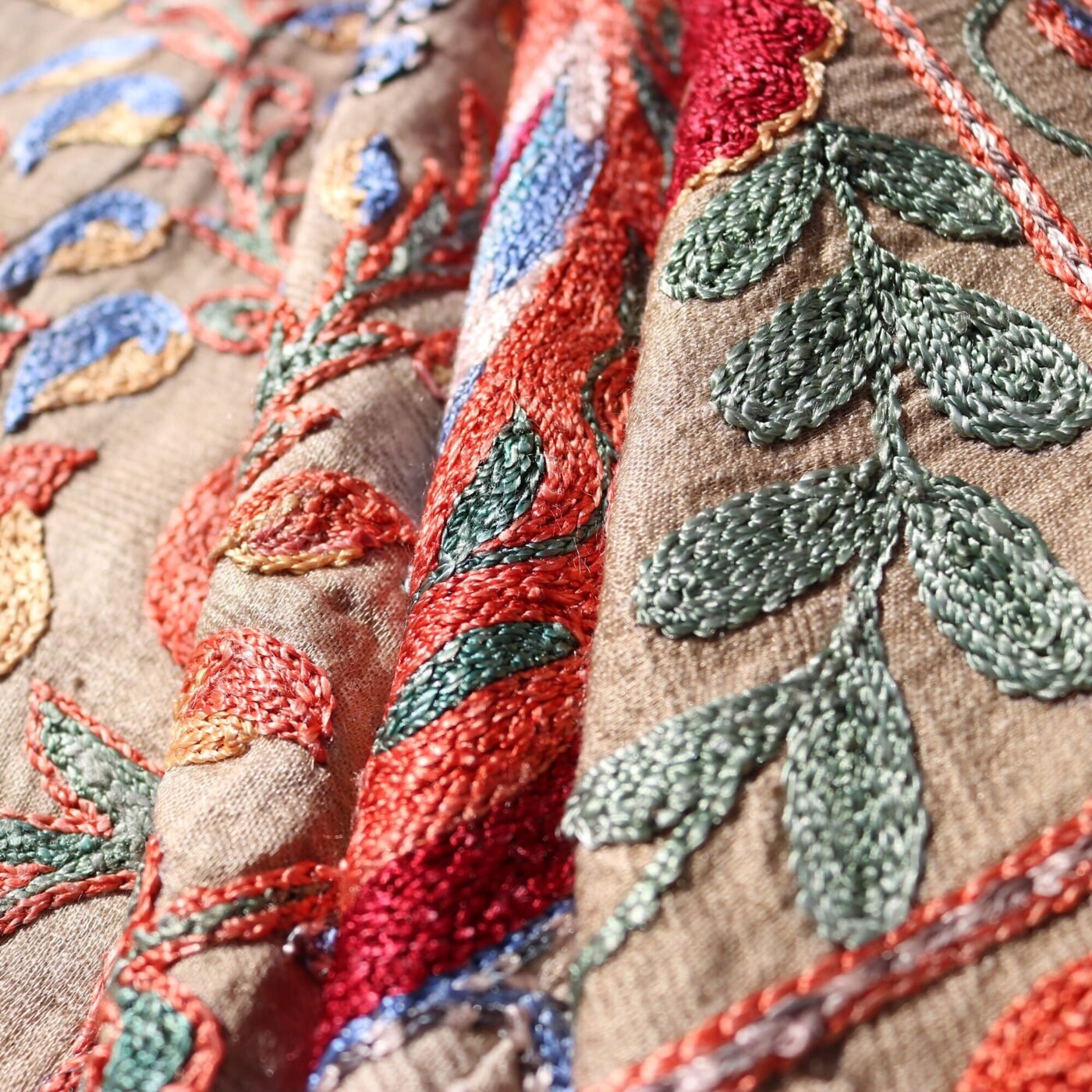 il_fullxfull.3660980078_1pxl Silk Suzani Clasic Uzbek embroidery,Suzani Fabric Suzani Wall Hanging, Bedspread, Bed cover, Wall hanging, Wall Decor fabric, Tablecloth