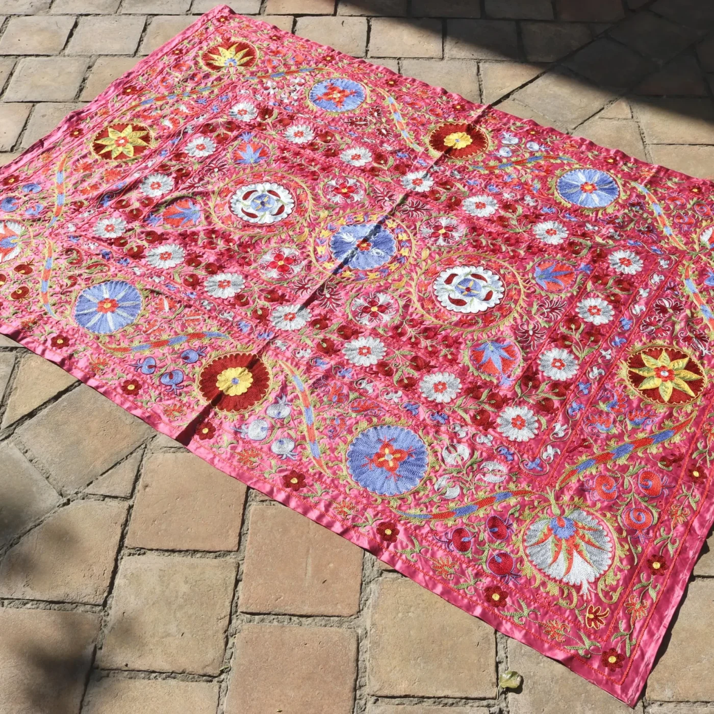 Silk Suzani Clasic Uzbek embroidery,Suzani Fabric Suzani Wall Hanging, Bedspread, Bed cover, Wall hanging, Wall Decor fabric, Tablecloth