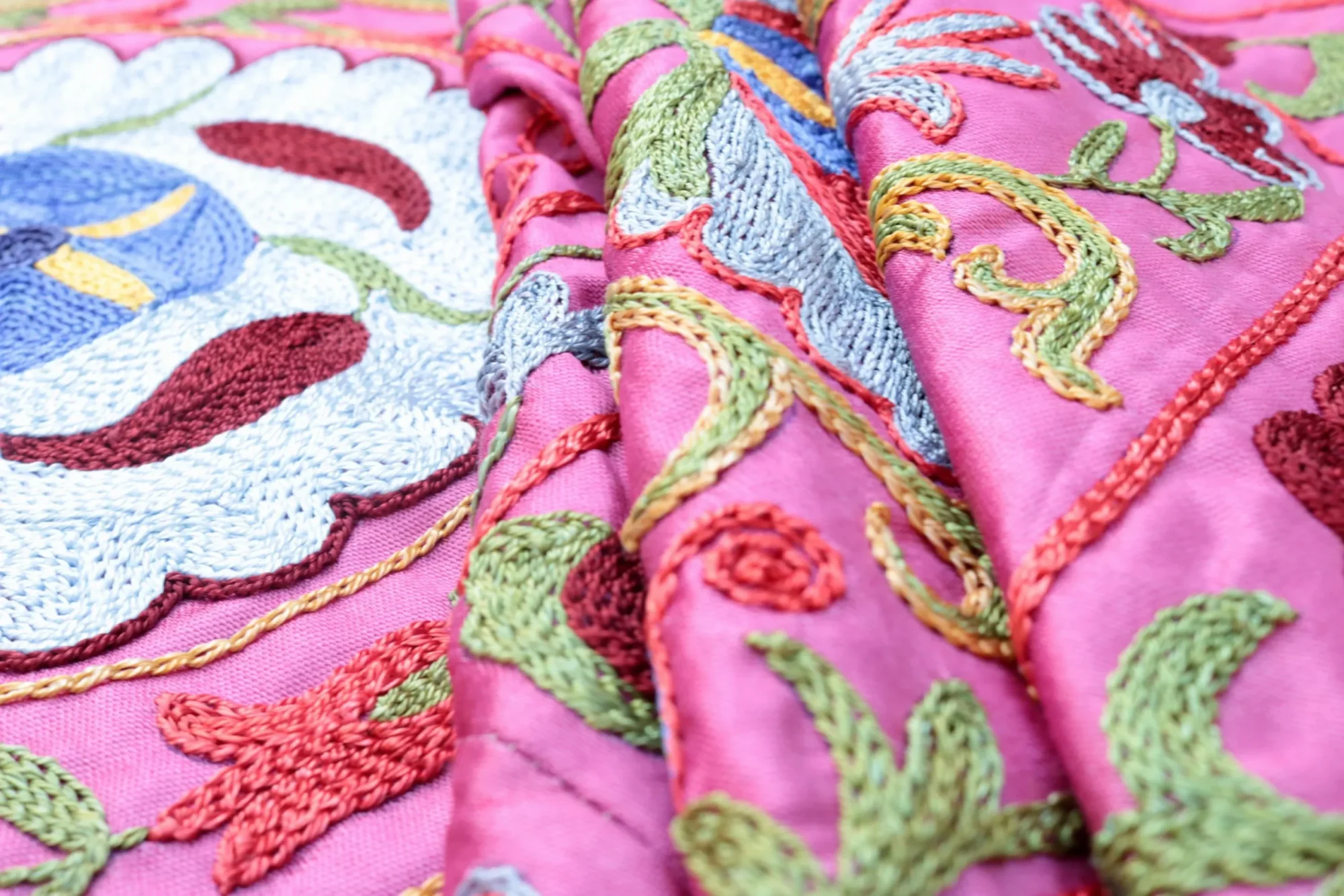 Silk Suzani Clasic Uzbek embroidery,Suzani Fabric Suzani Wall Hanging, Bedspread, Bed cover, Wall hanging, Wall Decor fabric, Tablecloth