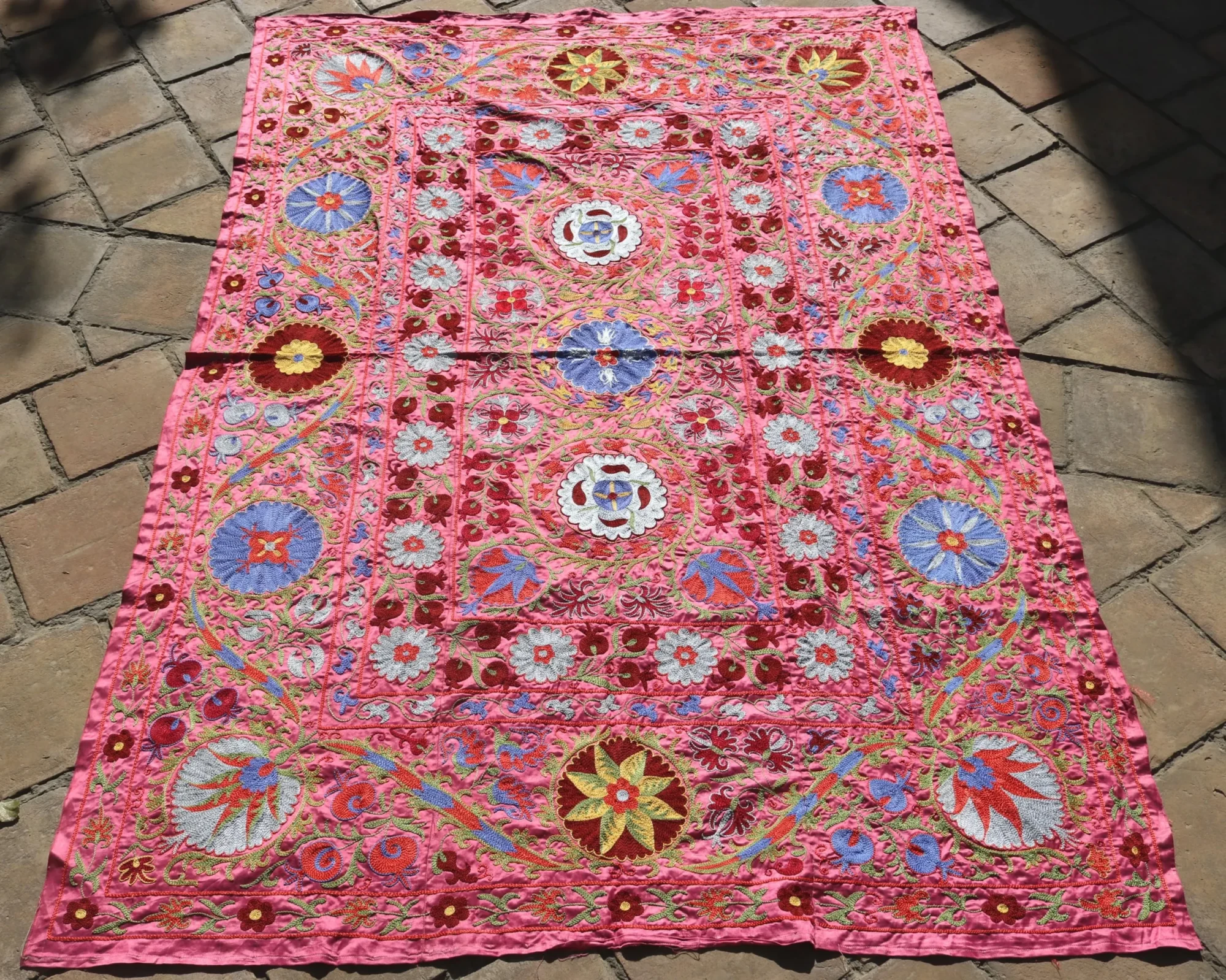 Silk Suzani Clasic Uzbek embroidery,Suzani Fabric Suzani Wall Hanging, Bedspread, Bed cover, Wall hanging, Wall Decor fabric, Tablecloth