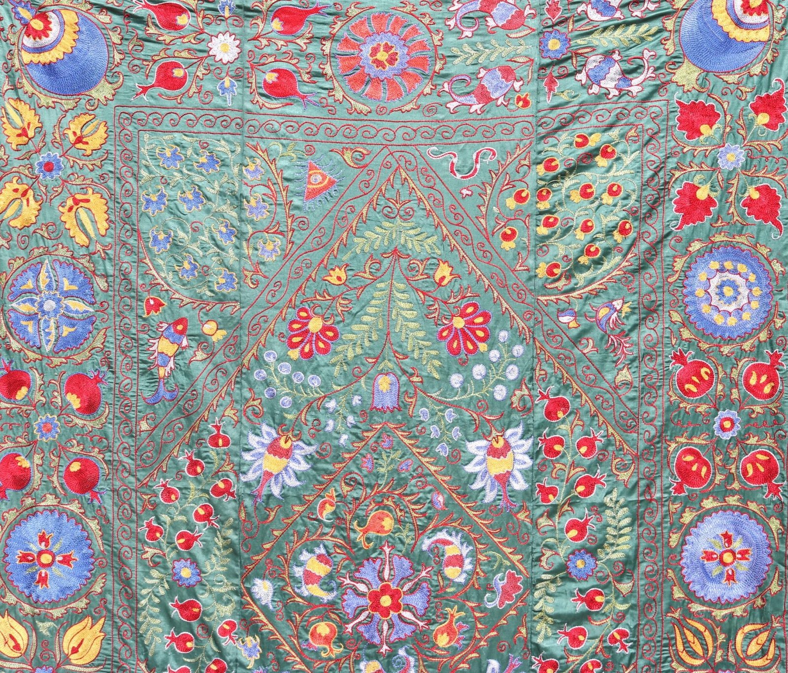 Silk Suzani Clasic Uzbek embroidery,Suzani Fabric Suzani Wall Hanging, Bedspread, Bed cover, Wall hanging, Wall Decor fabric, Tablecloth