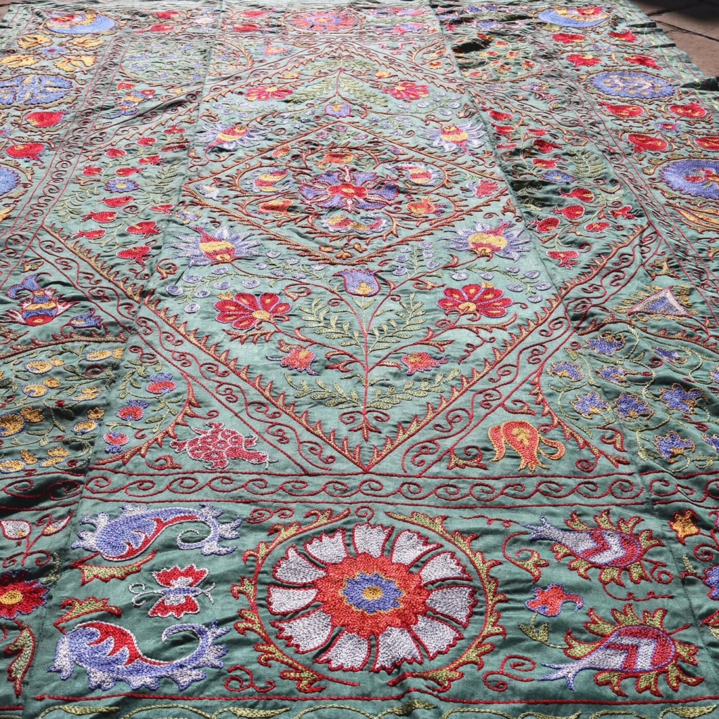 Silk Suzani Clasic Uzbek embroidery,Suzani Fabric Suzani Wall Hanging, Bedspread, Bed cover, Wall hanging, Wall Decor fabric, Tablecloth