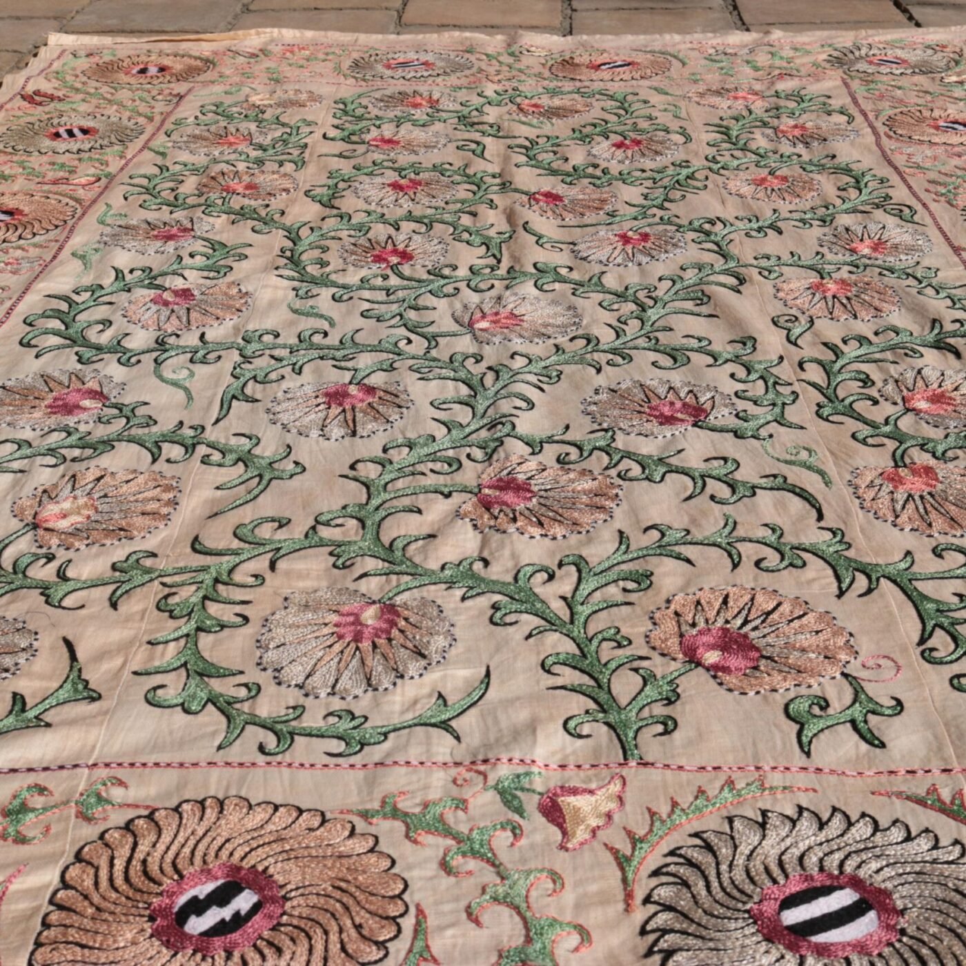 Silk Suzani Clasic Uzbek embroidery,Suzani Fabric Suzani Wall Hanging, Bedspread, Bed cover, Wall hanging, Wall Decor fabric, Tablecloth