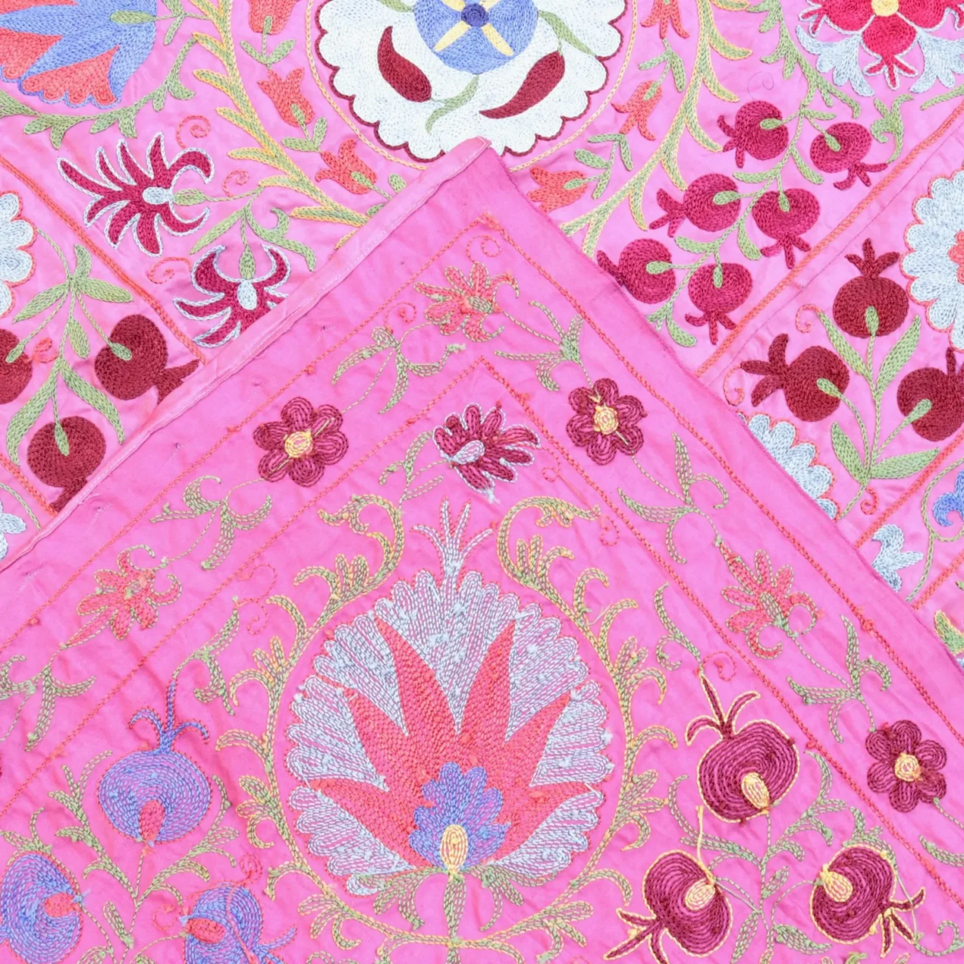 Silk Suzani Clasic Uzbek embroidery,Suzani Fabric Suzani Wall Hanging, Bedspread, Bed cover, Wall hanging, Wall Decor fabric, Tablecloth