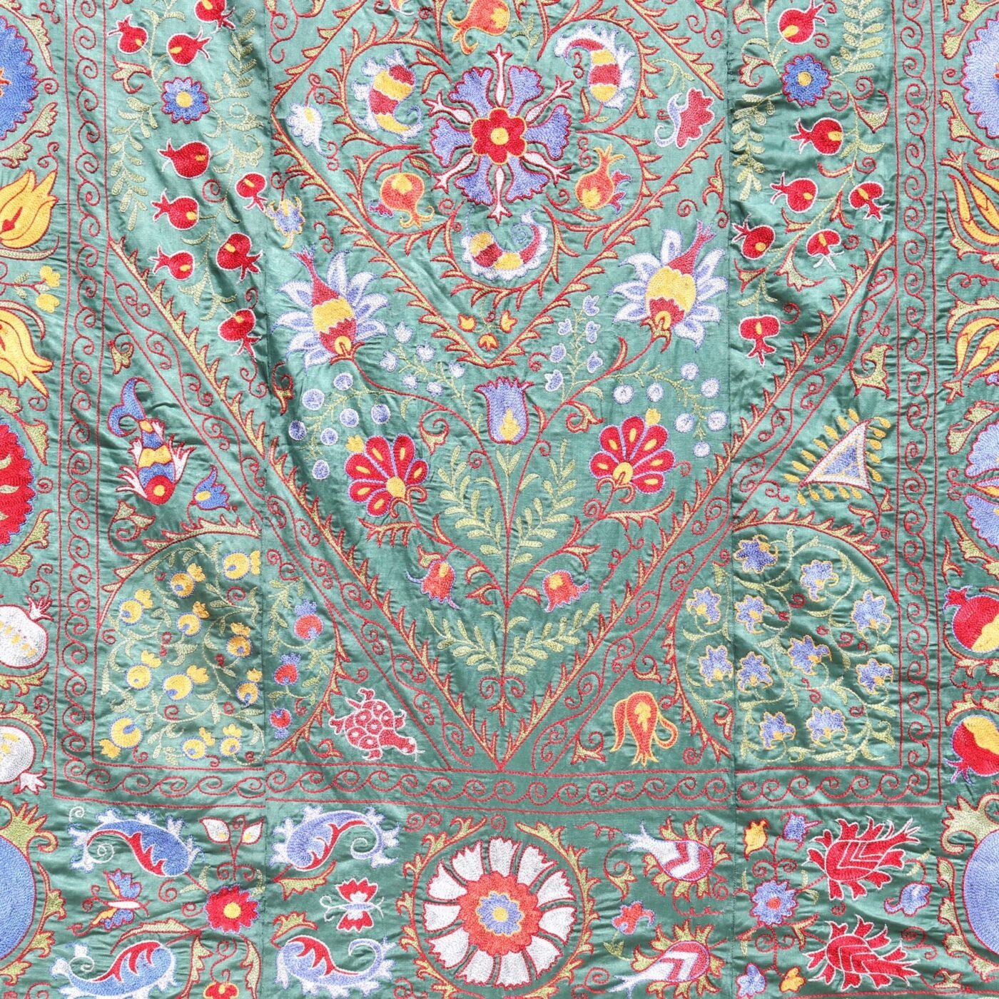 Silk Suzani Clasic Uzbek embroidery,Suzani Fabric Suzani Wall Hanging, Bedspread, Bed cover, Wall hanging, Wall Decor fabric, Tablecloth