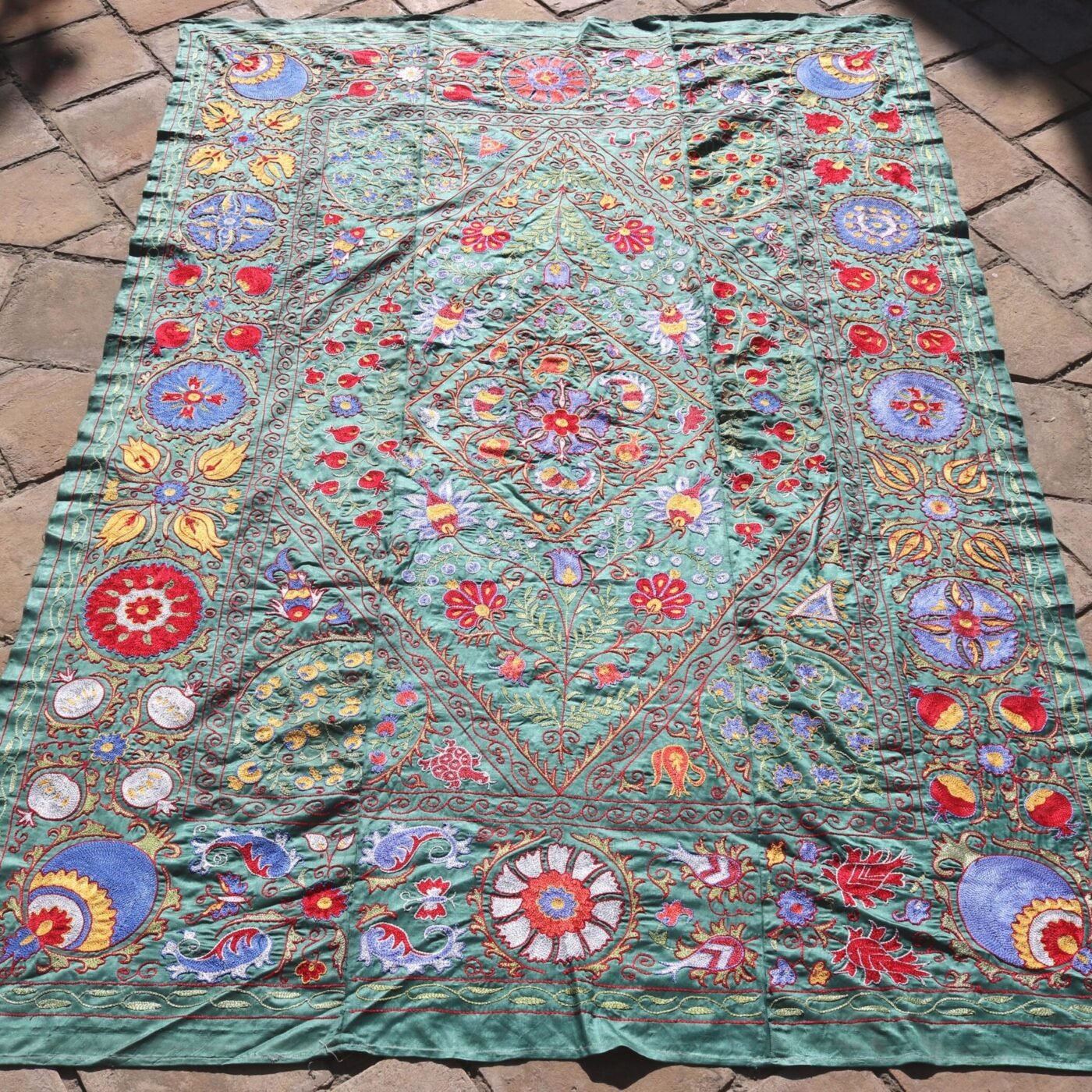Silk Suzani Clasic Uzbek embroidery,Suzani Fabric Suzani Wall Hanging, Bedspread, Bed cover, Wall hanging, Wall Decor fabric, Tablecloth