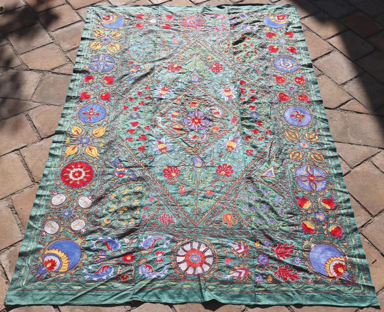 Silk Suzani Clasic Uzbek embroidery,Suzani Fabric Suzani Wall Hanging, Bedspread, Bed cover, Wall hanging, Wall Decor fabric, Tablecloth