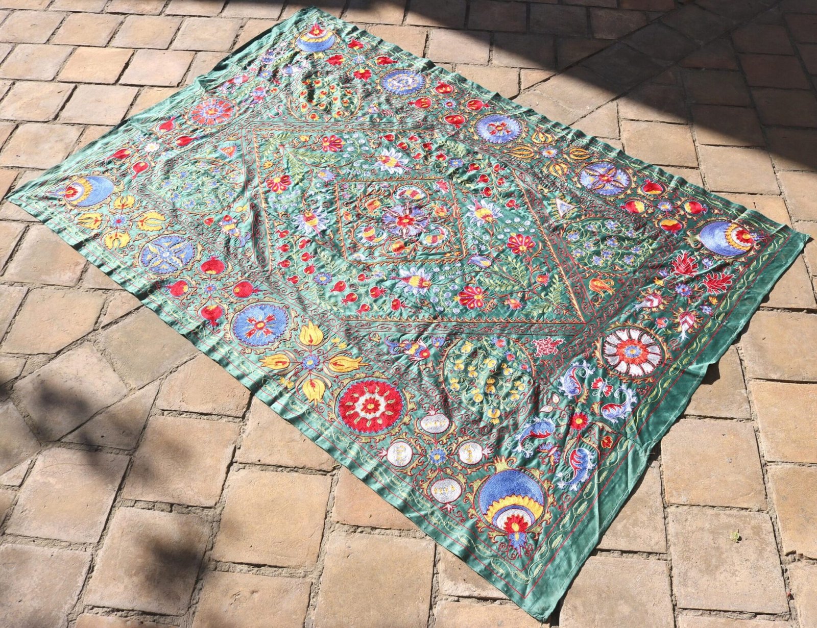 Silk Suzani Clasic Uzbek embroidery,Suzani Fabric Suzani Wall Hanging, Bedspread, Bed cover, Wall hanging, Wall Decor fabric, Tablecloth