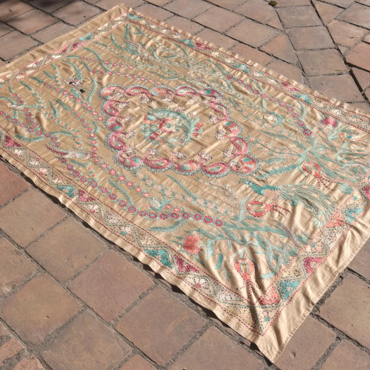 Silk Suzani Clasic Uzbek embroidery,Suzani Fabric Suzani Wall Hanging, Bedspread, Bed cover, Wall hanging, Wall Decor fabric, Tablecloth
