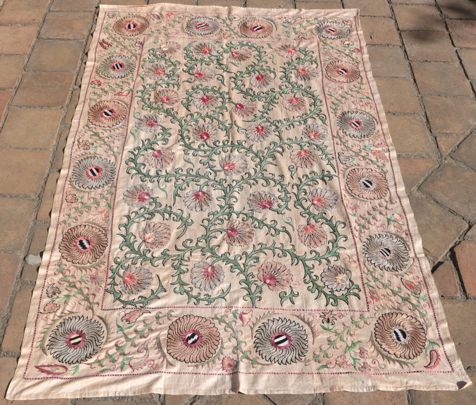 Silk Suzani Clasic Uzbek embroidery,Suzani Fabric Suzani Wall Hanging, Bedspread, Bed cover, Wall hanging, Wall Decor fabric, Tablecloth
