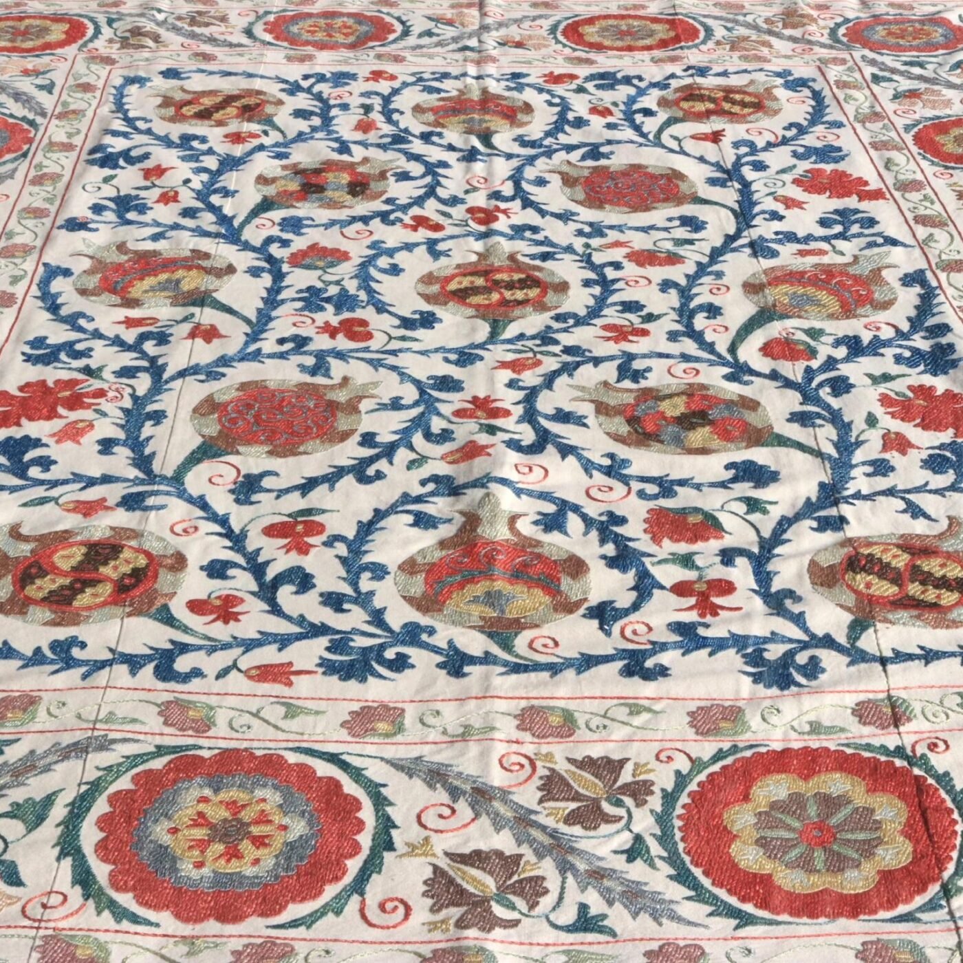 Uzbek handmade embroidery suzani. Bedspread, Bedcover, Wall hanging, Tapestry, Wall decor, Throw, tablecloth.