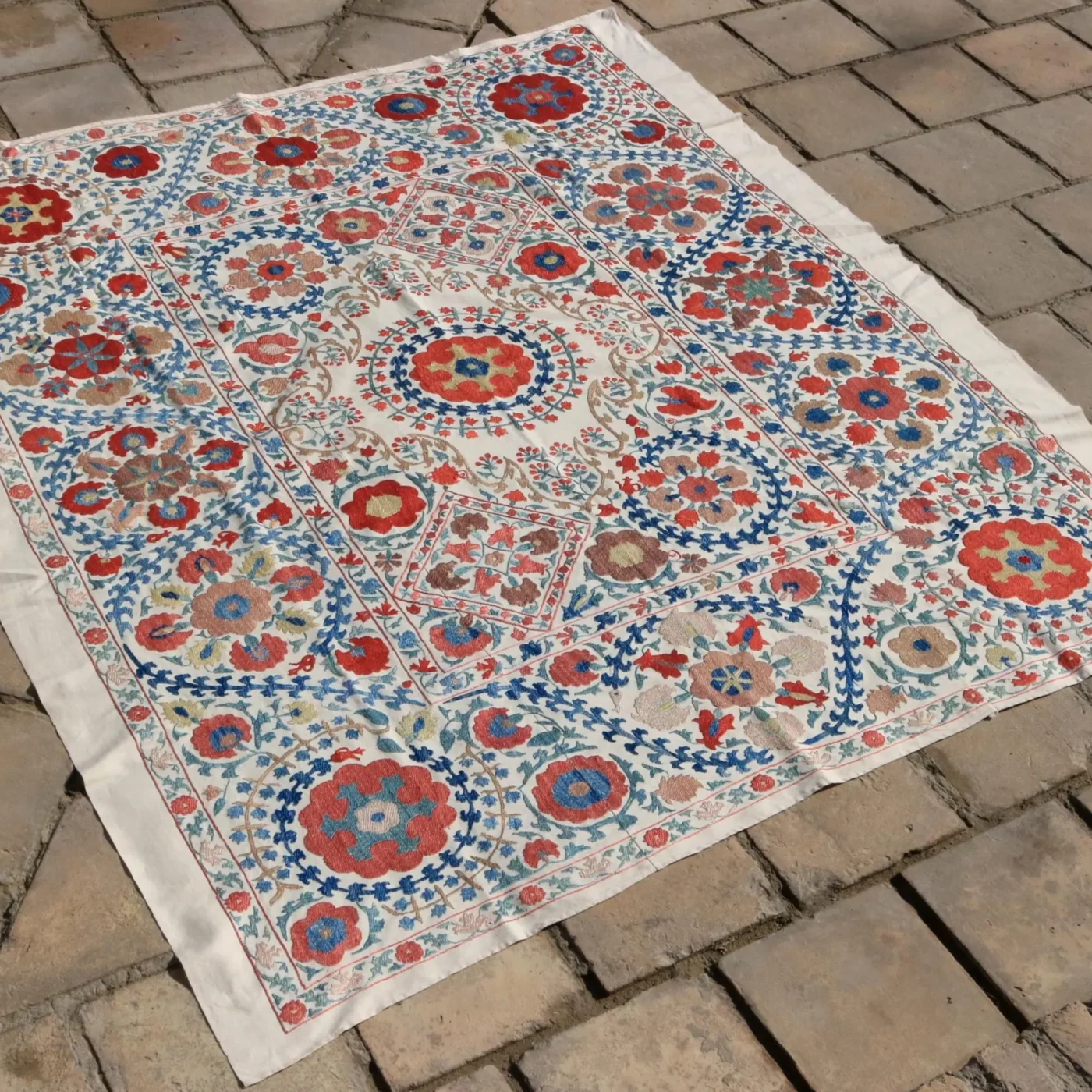 Uzbek handmade embroidery suzani. Bedspread, Bedcover, Wall hanging, Tapestry, Wall decor, Throw, tablecloth.