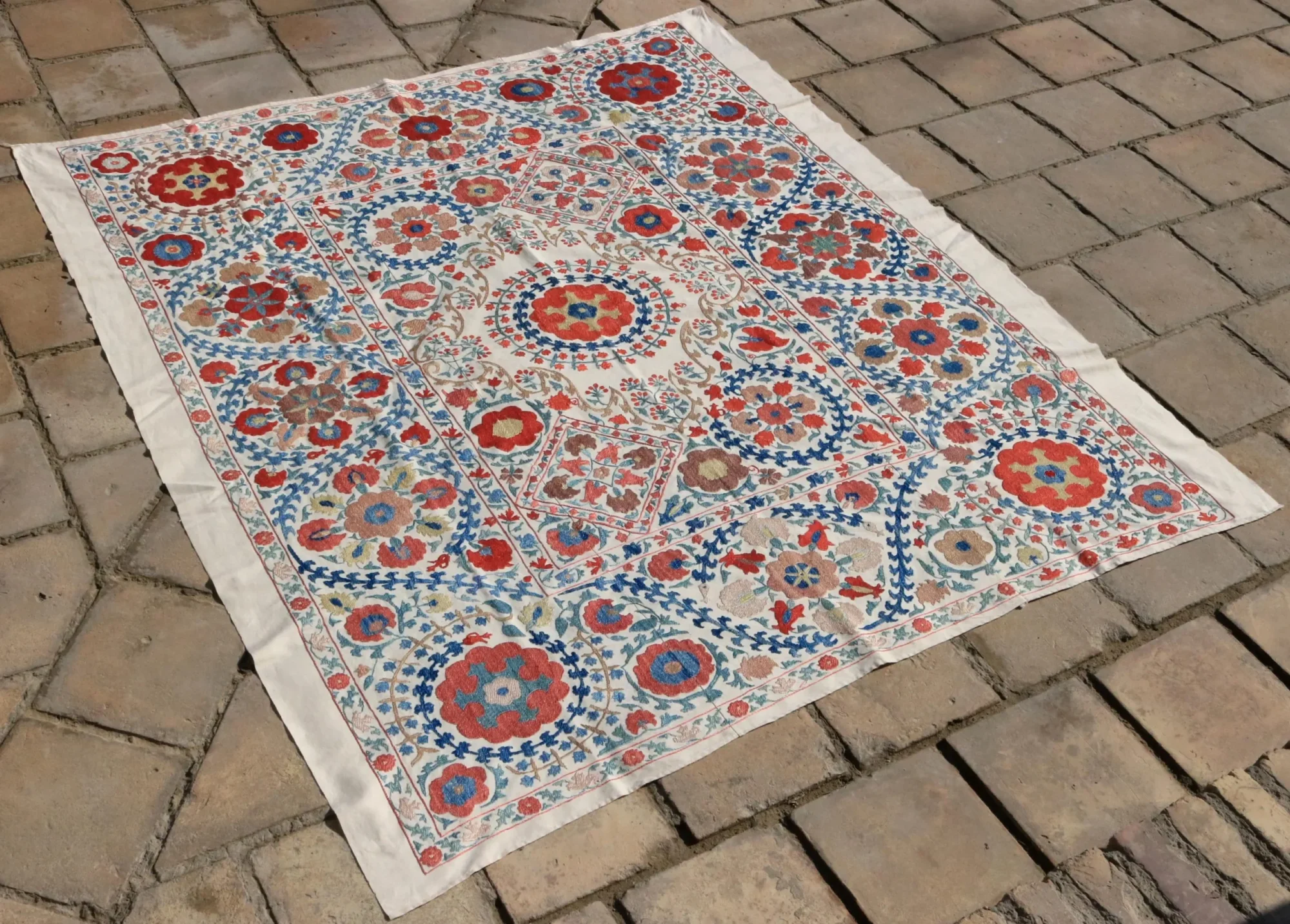 Uzbek handmade embroidery suzani. Bedspread, Bedcover, Wall hanging, Tapestry, Wall decor, Throw, tablecloth.