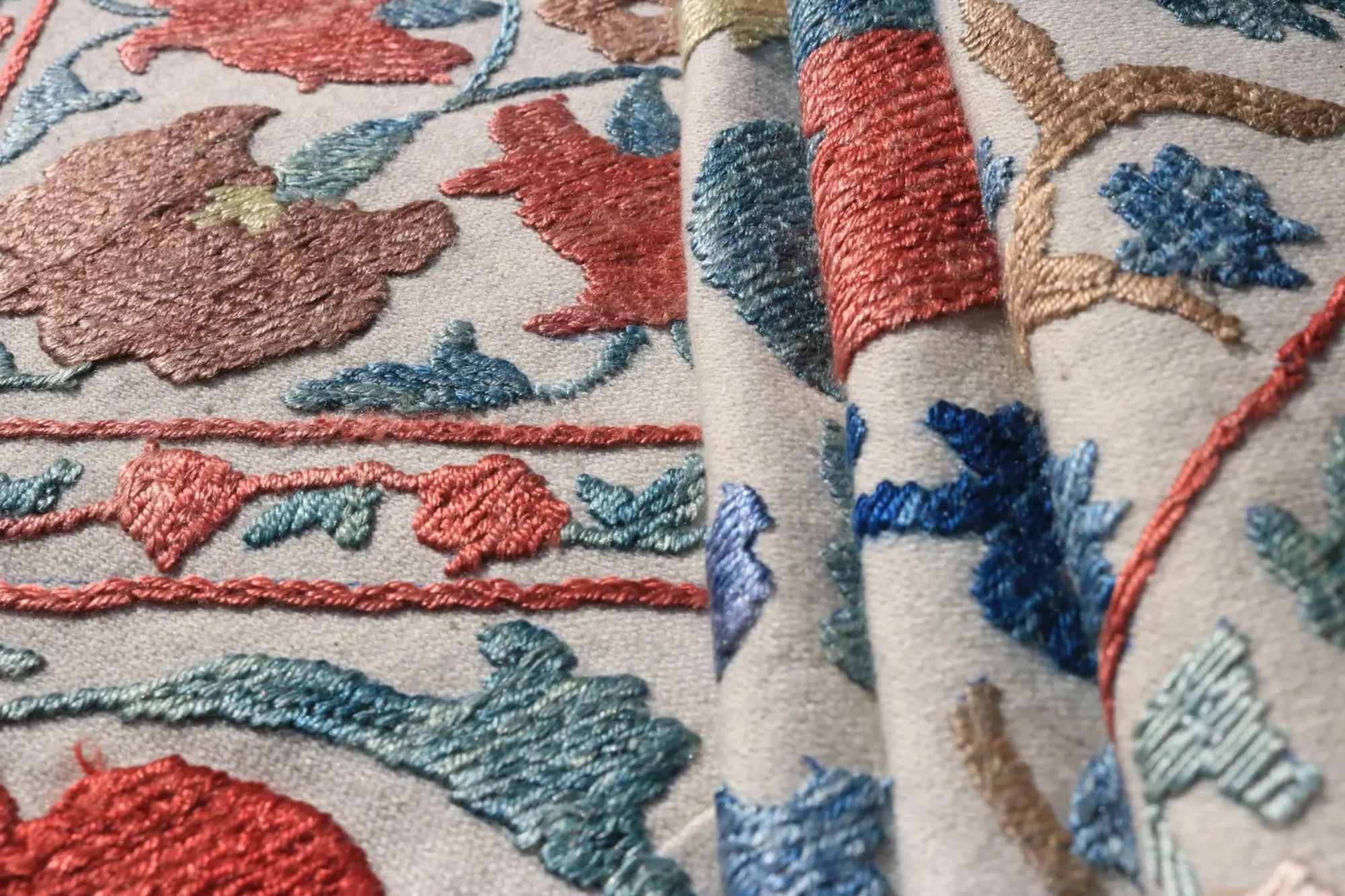 Uzbek handmade embroidery suzani. Bedspread, Bedcover, Wall hanging, Tapestry, Wall decor, Throw, tablecloth.