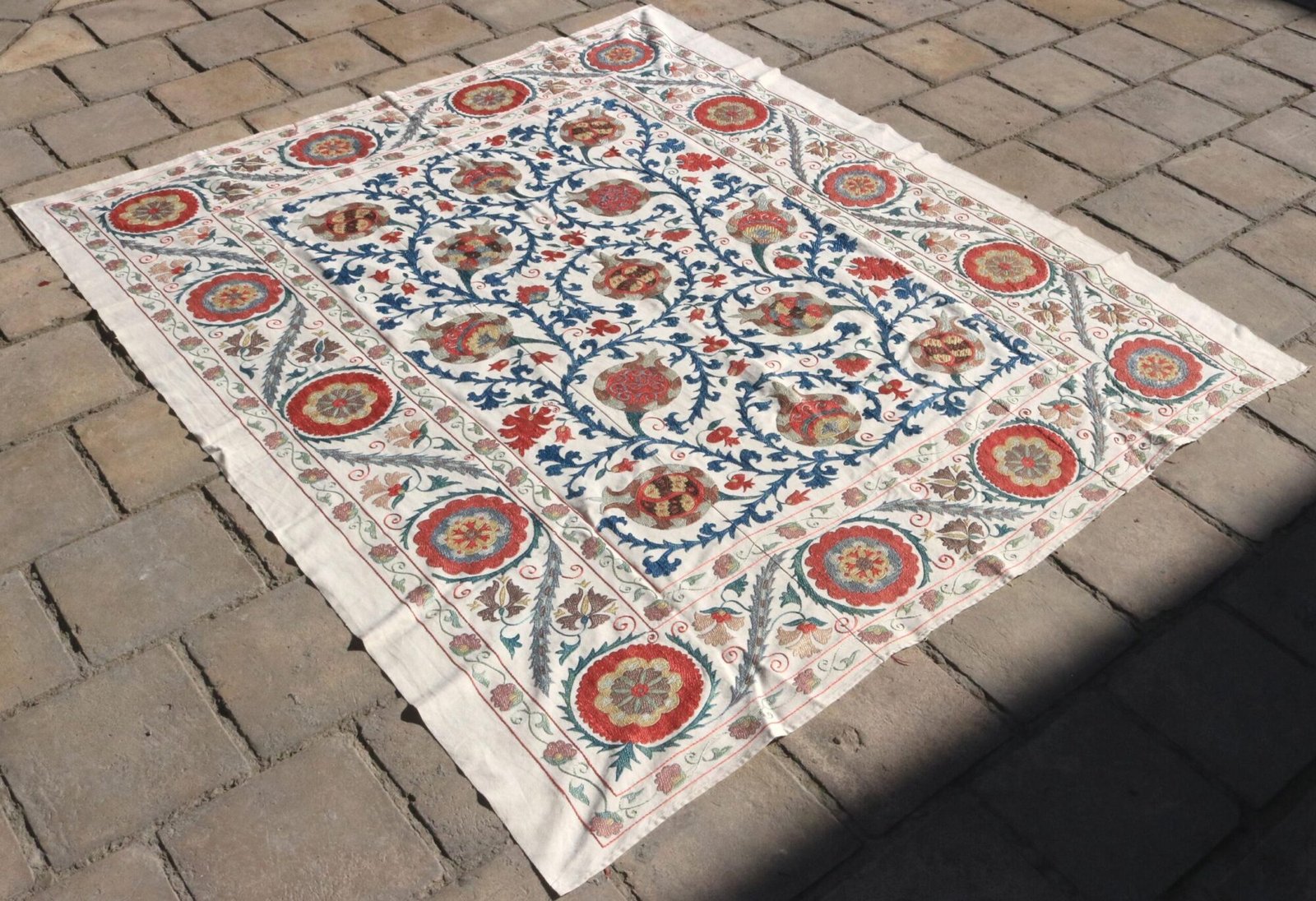 Uzbek handmade embroidery suzani. Bedspread, Bedcover, Wall hanging, Tapestry, Wall decor, Throw, tablecloth.